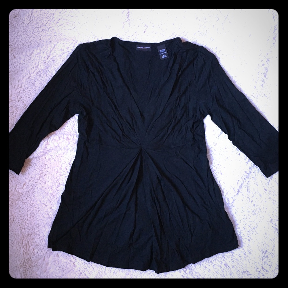 New York & Co size medium adorable black shirt